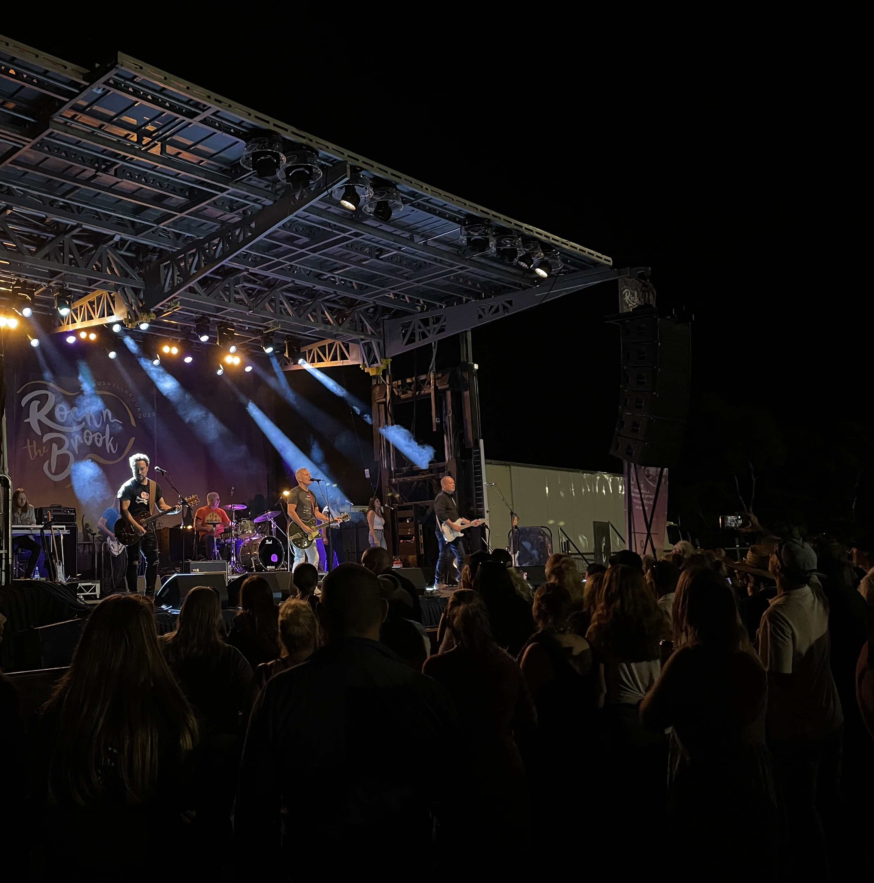 Muswellbrook Erupts with James Reyne on Stage